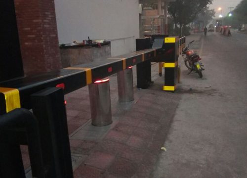 Single Boom Barrier heavy duty single boom barriers at a confidential entrance
